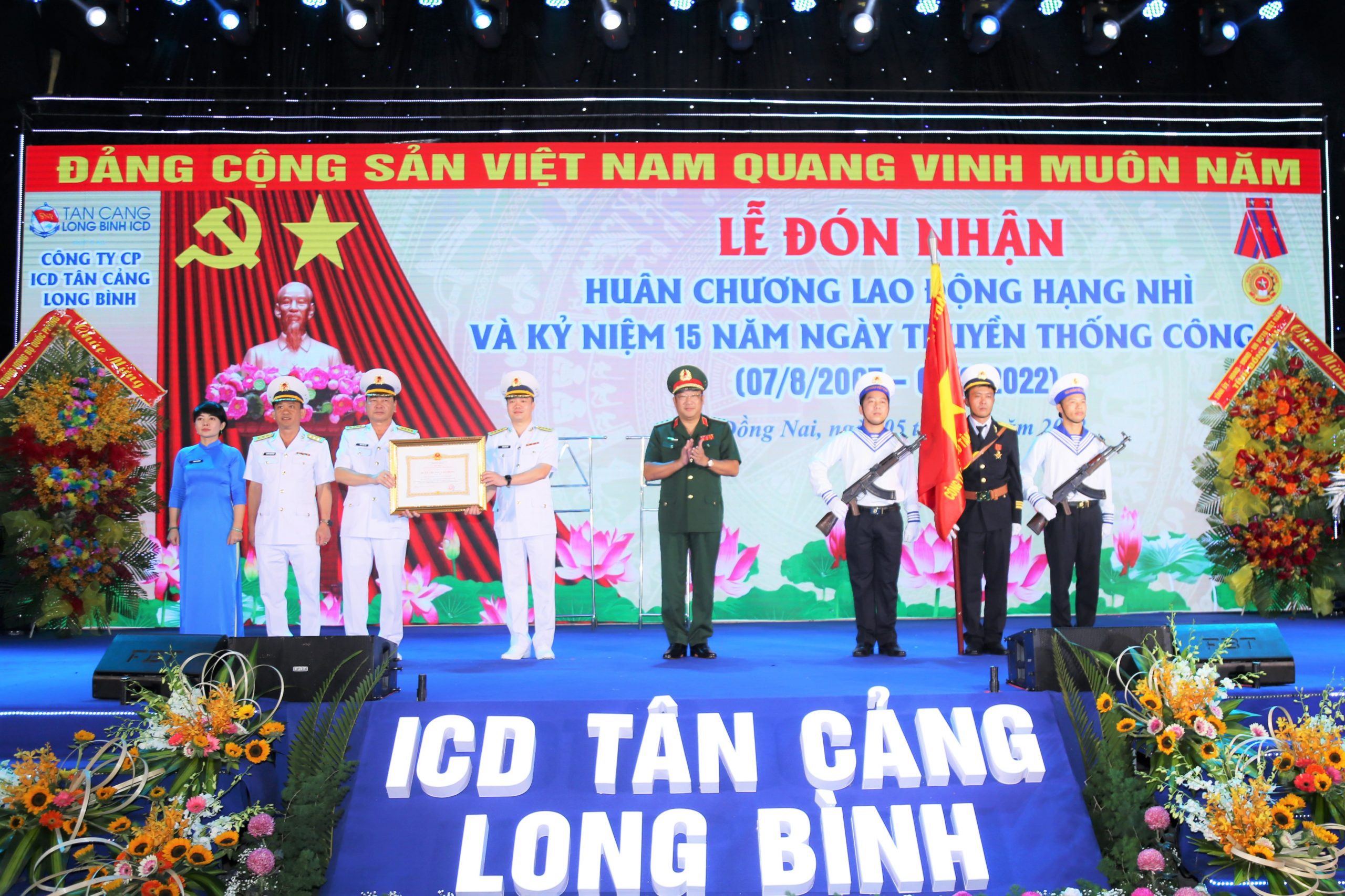 Công ty Cổ phần ICD Tân Cảng-Long Bình đón nhận Huân chương Lao động hạng Nhì